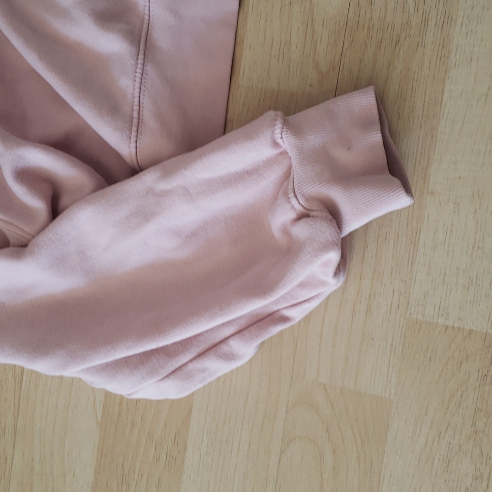 H&M Short Comfy Soft Pink Sweater - Picture 2 of 6